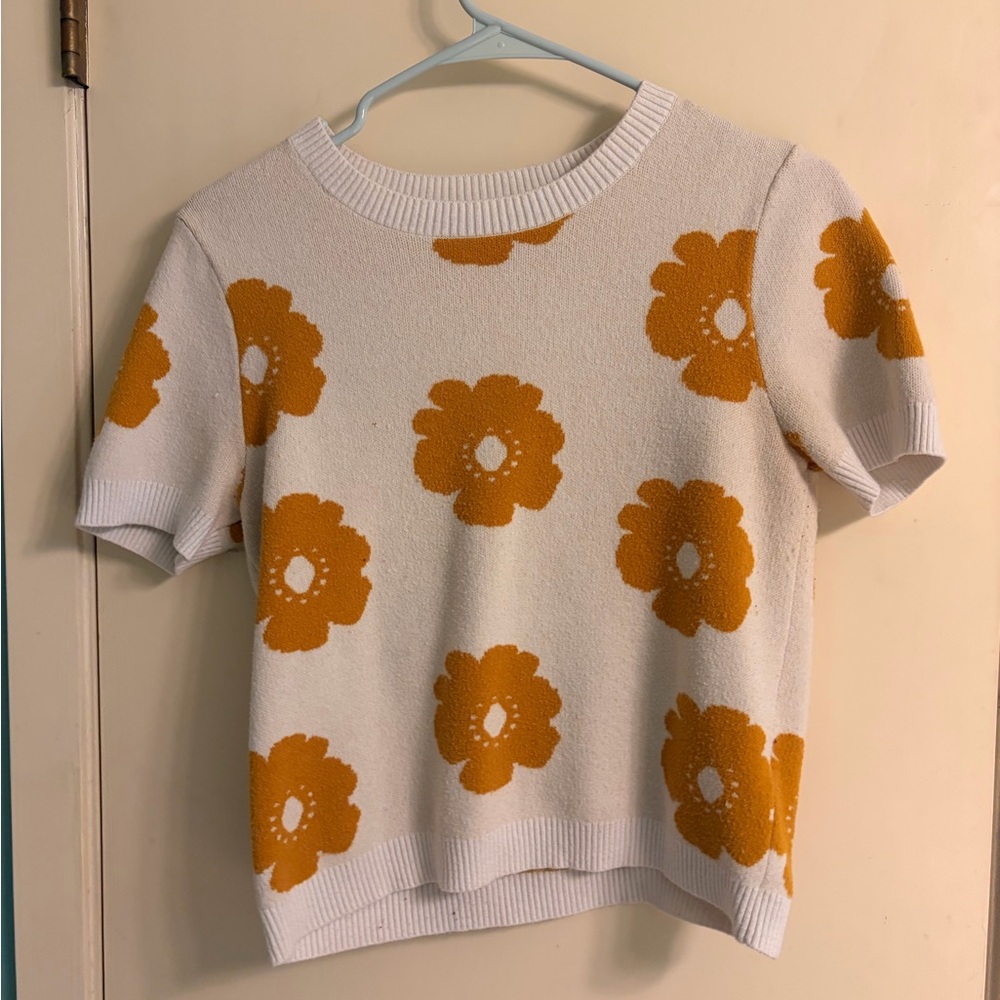 Forever 21 Cream Short Sleeve Knit Sweater with Mustard Yellow Interior